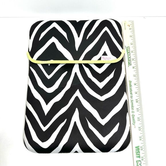 The Macbeth Collection Reversible Laptop Sleeve Floral Zebra - Picture 5 of 7